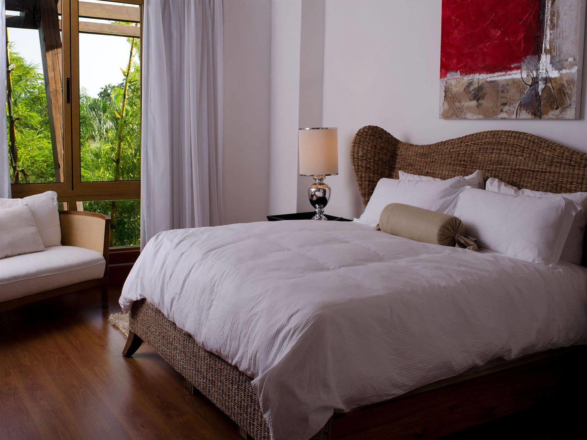 Los Altos Residences By Mint ラ・ロマーナ エクステリア 写真